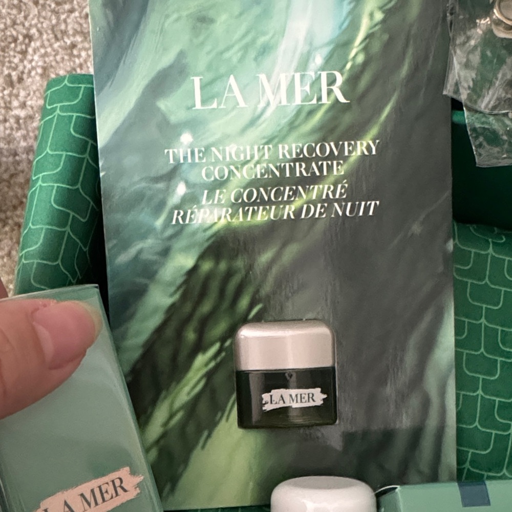 La Mer Skincare holiday gift Collection - Picture 6 of 15